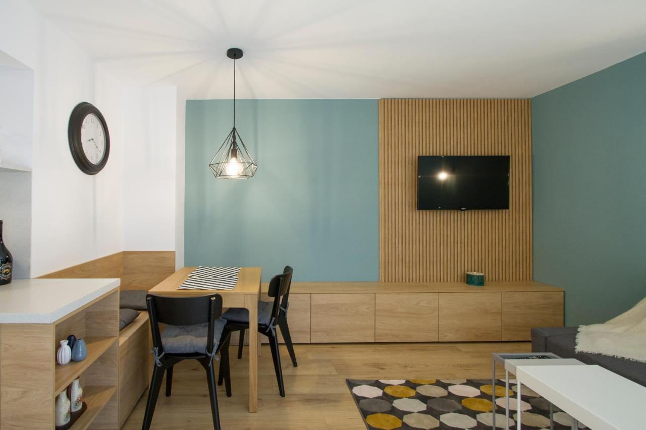 Hat Old Town Designer Apartments Brasov Luaran gambar
